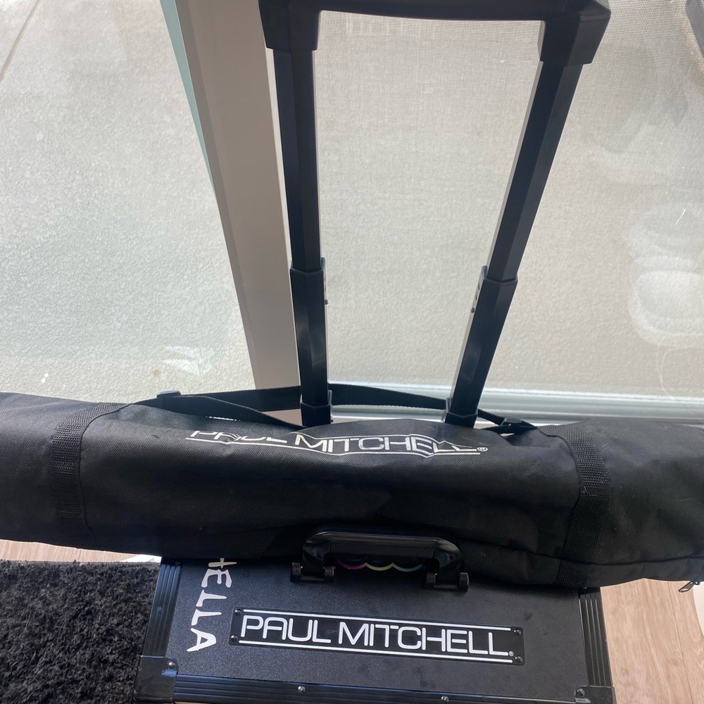 Paul Mitchell FULL KIT W/ tripod and dollheads